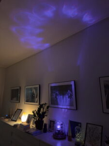 Light patterns on the wall and ceiling created by the Tehuti Brain Scanner.